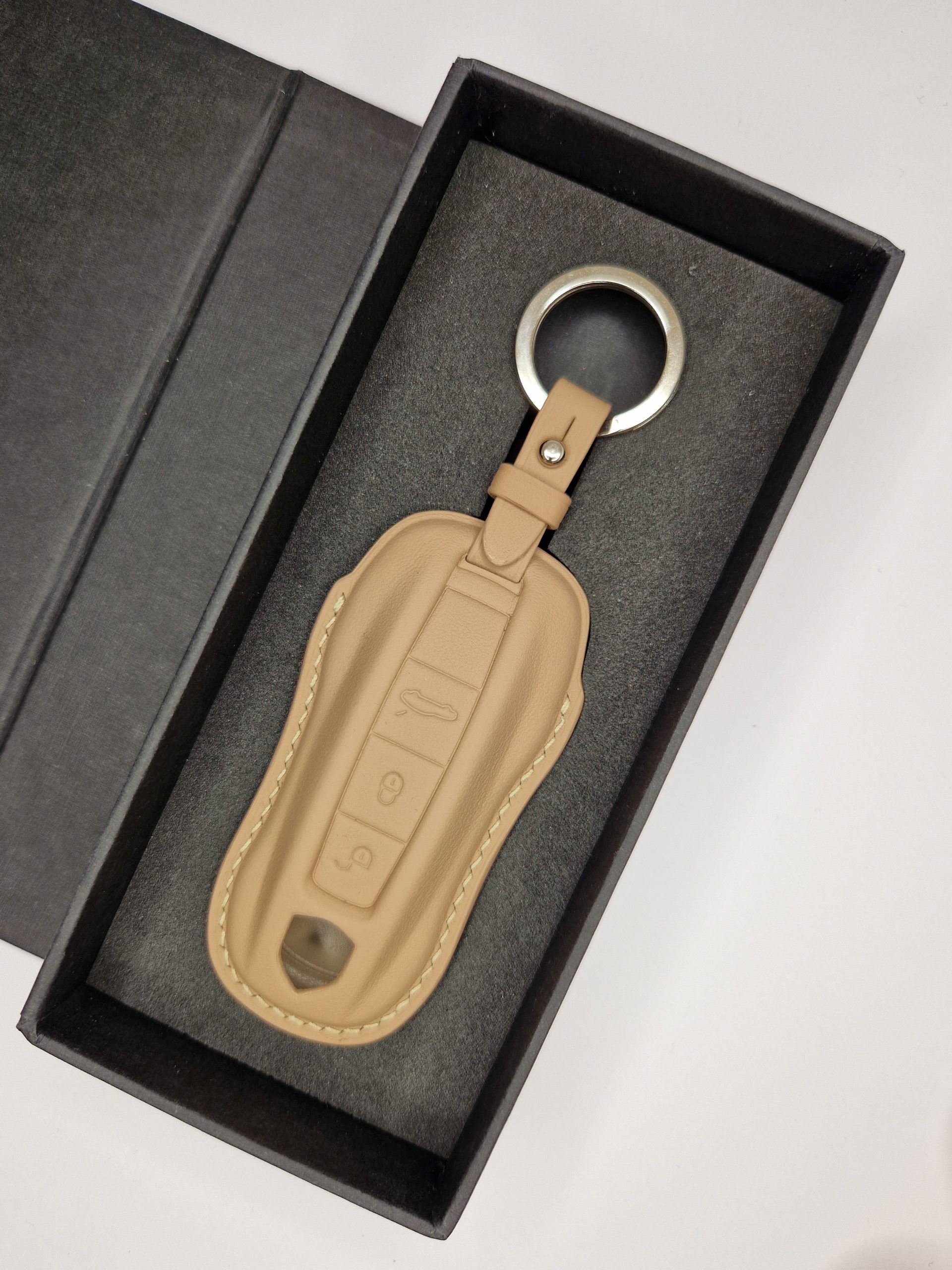 Audi leather key pouch A-AV7 - Timotheus Switzerland - handmade key pouch  in leather for your car